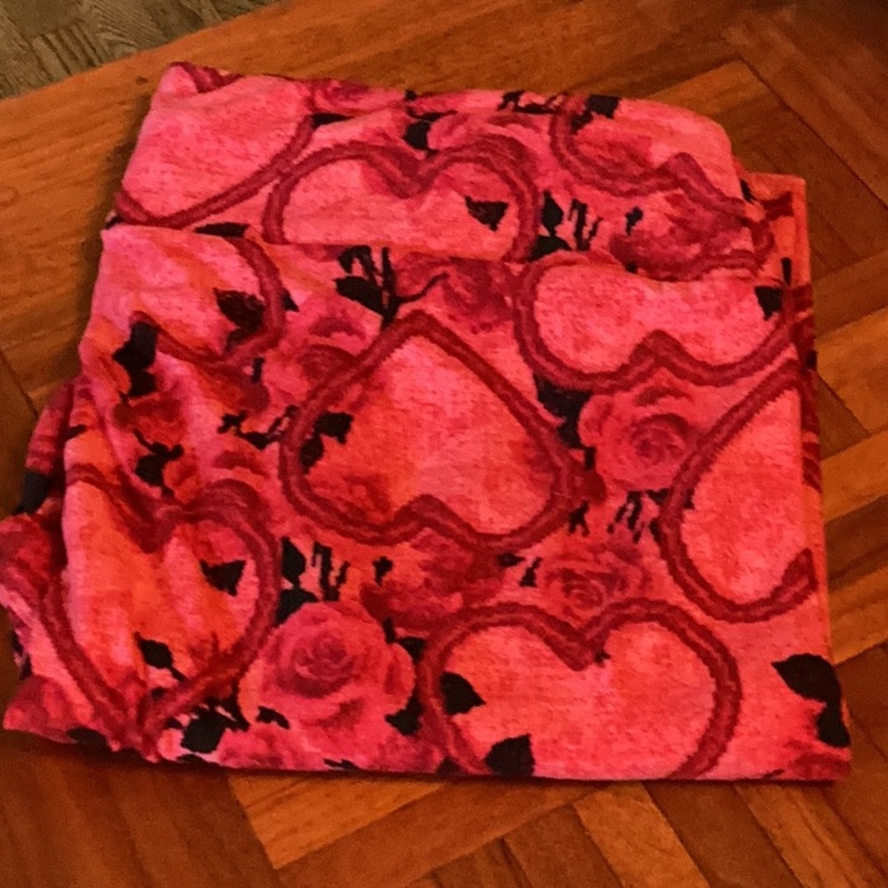 NEW Lularoe TC Hearts n Roses Leggings